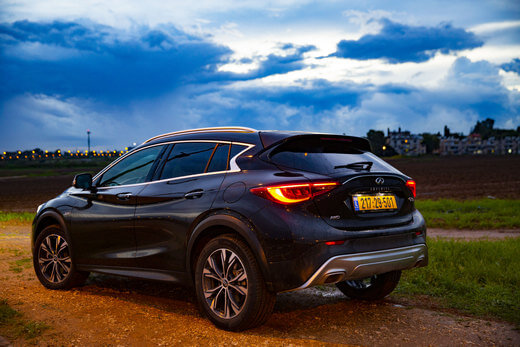 אינפיניטי QX30